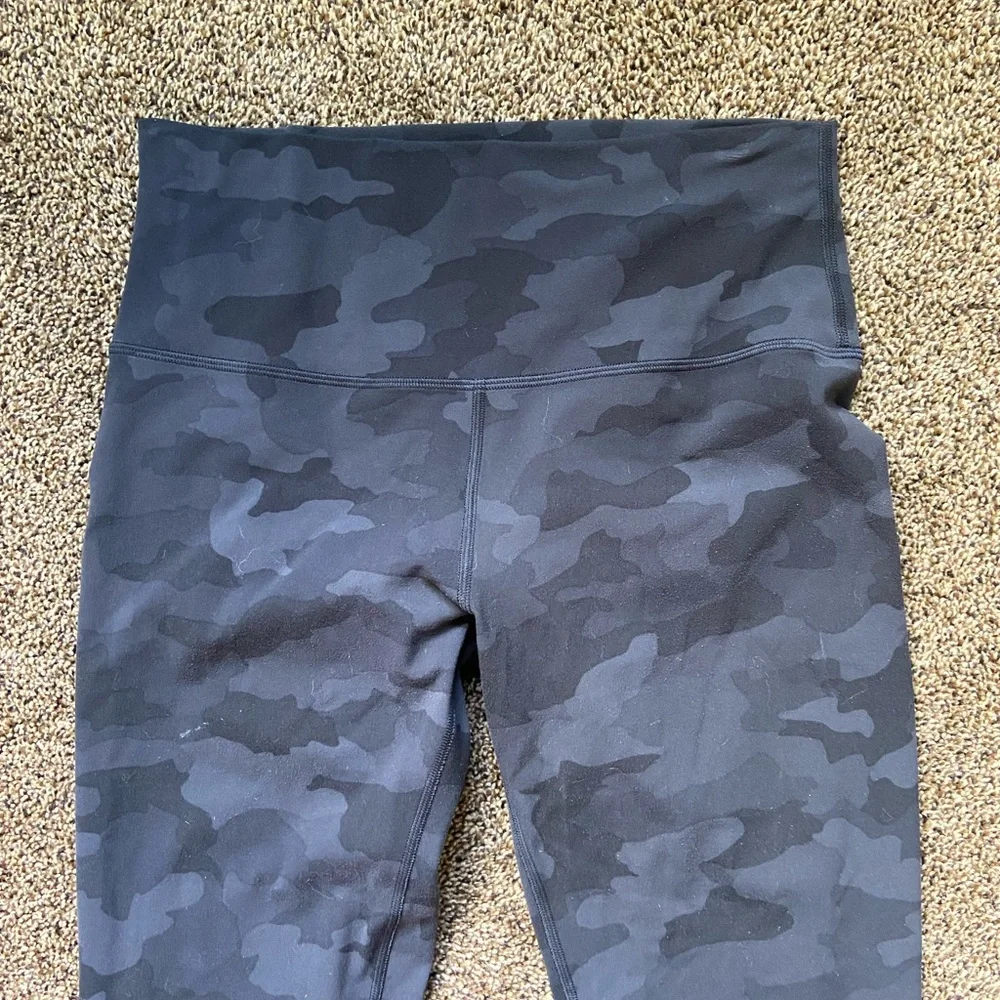 Lululemon Camo Leggings 8 LONG - Picture 2 of 7